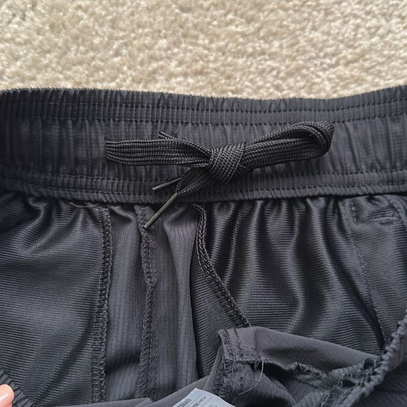 Adidas Designed Men’s Pants Regular Fit Tapered Leg Black Small NWT Training - Picture 9 of 10